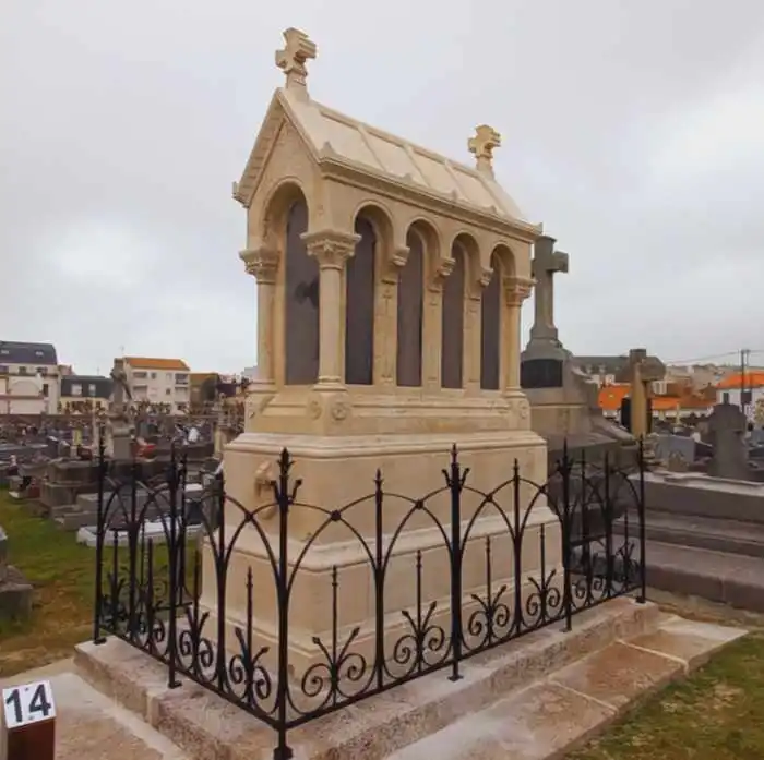 tombeau-de-l'abbé-Michaud-restaurée